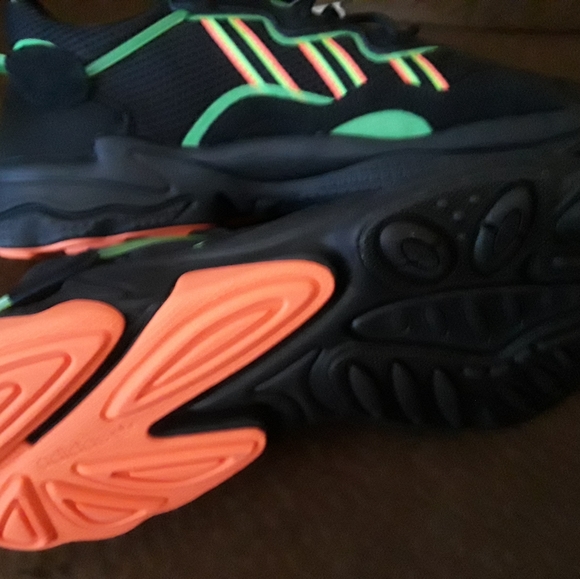 Adidas mens black orange ozweego - Picture 3 of 4